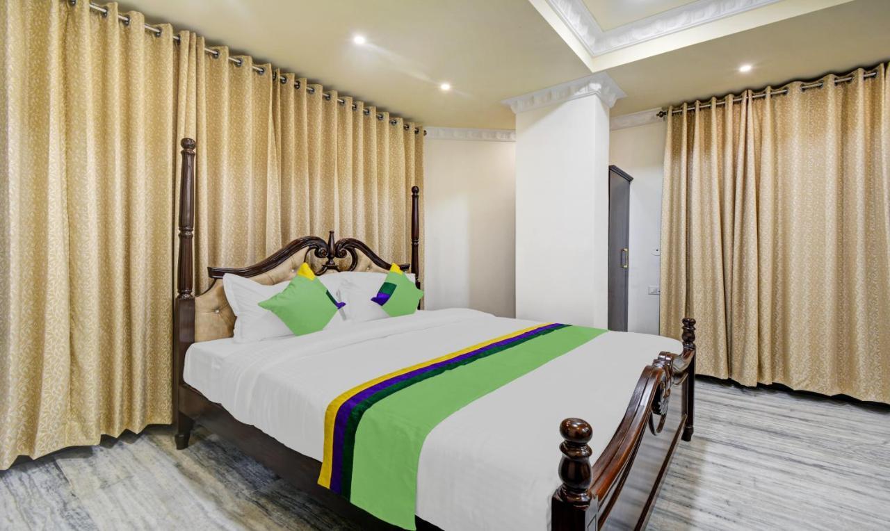 Treebo Jheel Mahal Hotel Udaipur Buitenkant foto