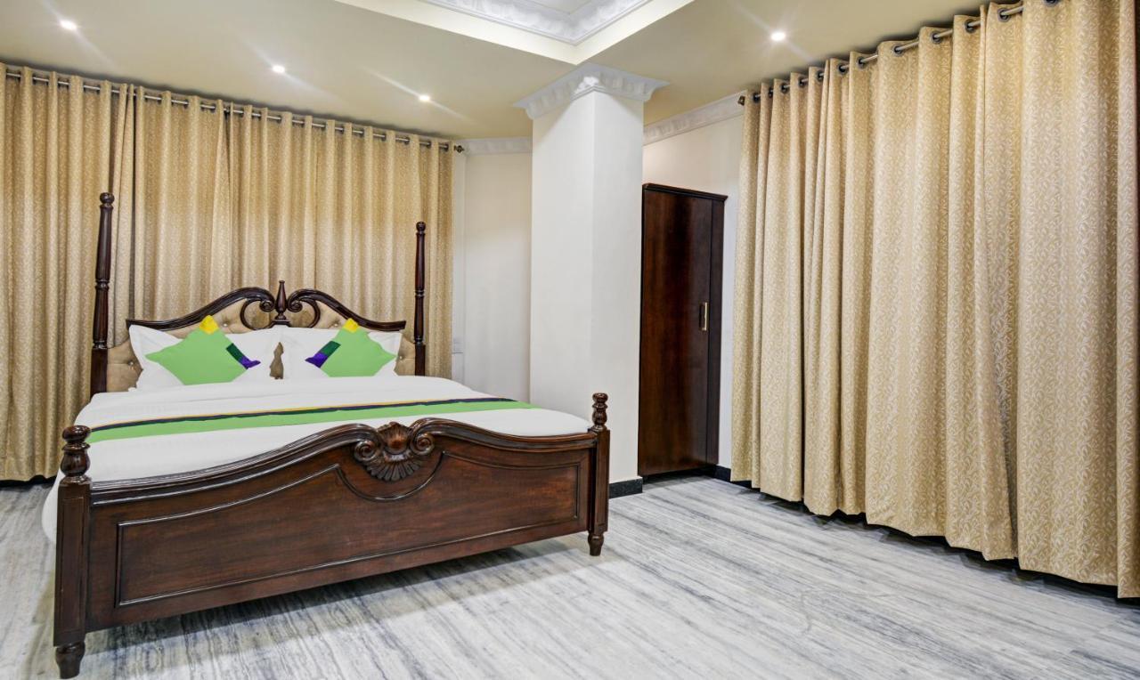 Treebo Jheel Mahal Hotel Udaipur Buitenkant foto