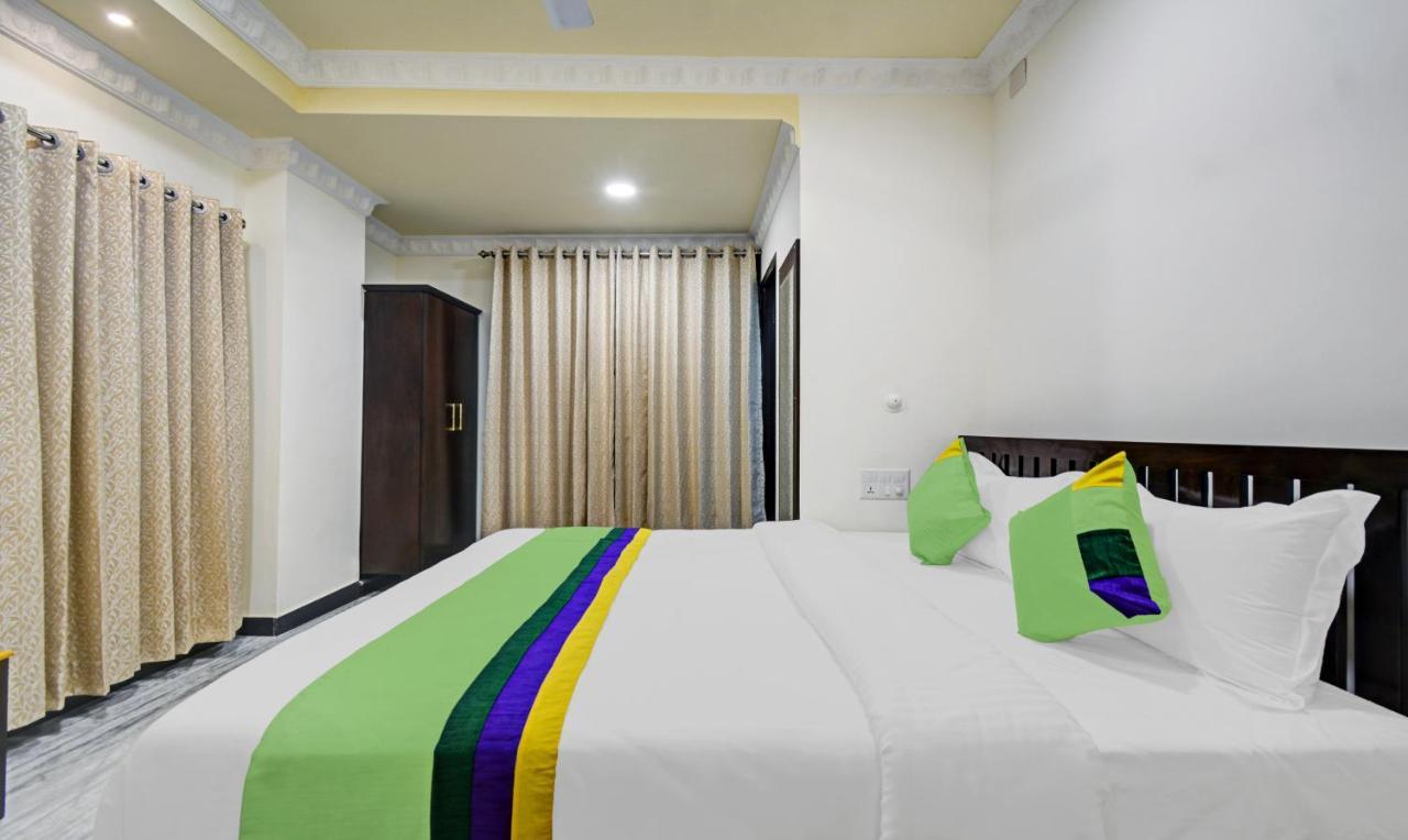 Treebo Jheel Mahal Hotel Udaipur Buitenkant foto